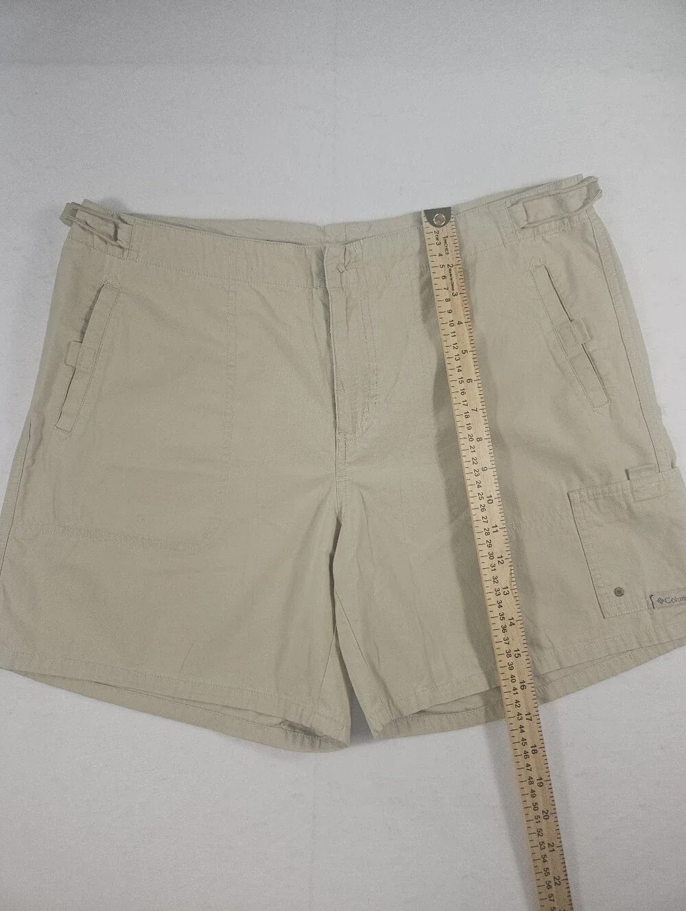 Columbia Women's Beige Khaki Outdoor Shorts 100% Cotton Size Large